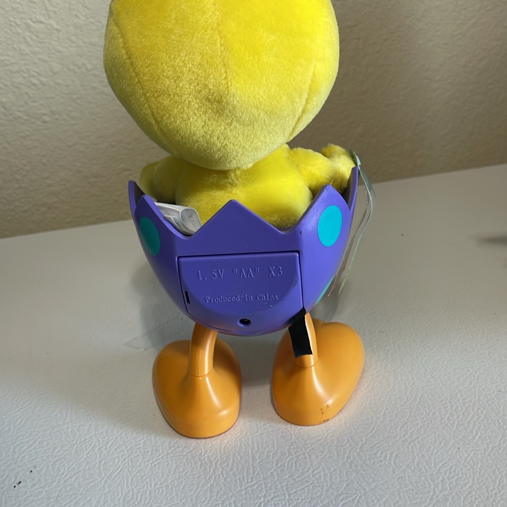 Hallmark Tip And Fall Tweety With Sound & Motion. Really Cute. Easter Ready! - Picture 4 of 7